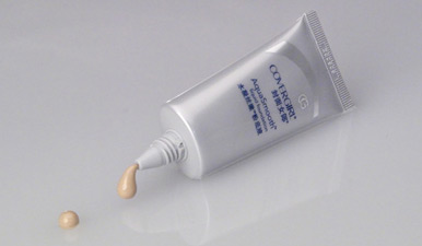 新品：封面女郎水凝粉丝嫩底液