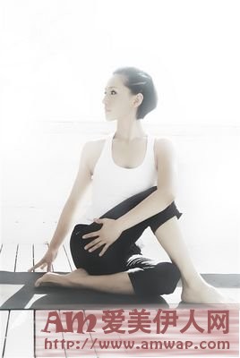 错误姿势导致骨盆扭曲 内脏下垂