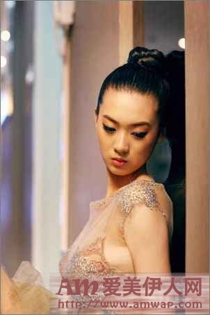 痴情男子不顾世俗迎娶偏瘫恩师