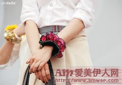 嫉妒我们恩爱婆婆指使老公揍我