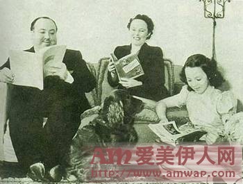 希区柯克与妻子阿尔玛和女儿