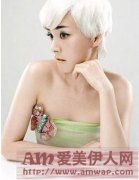 胸前不再“坦