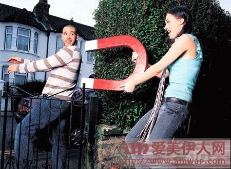 面对追他的女生 男友是在动摇吗？