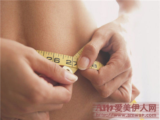 秋季瘦腰 每天花几分钟和水桶腰说再见