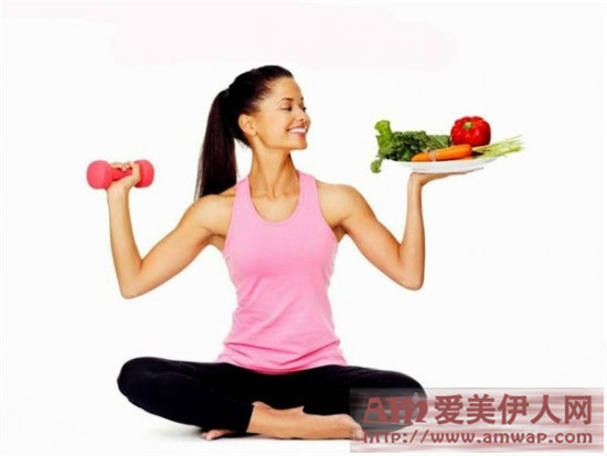 手把手教你做睡前瑜伽，瘦身就这么简单