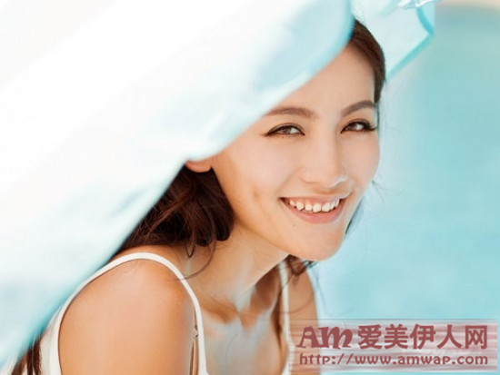 听说最近流行“背杀”,迷人香肩这样练