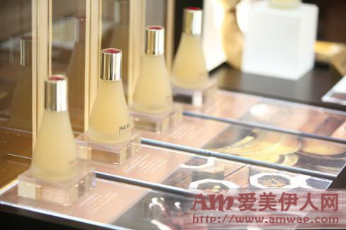 无惧“霾”伏 畅享呼吸美肌 ——自然发酵苏秘37°(SU:M37°)真诚开启北京汉光专柜