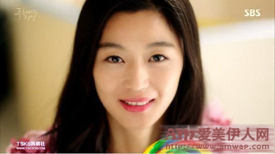 Sisley的美人鱼世界 抗氧保湿唇膏倾情演绎人鱼唇色