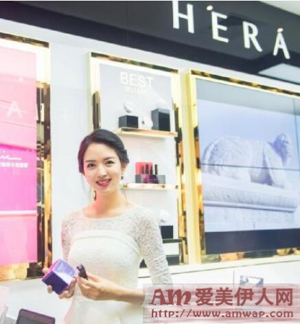 HERA赫妍携手世界小姐张梓琳探访杭州银泰百货