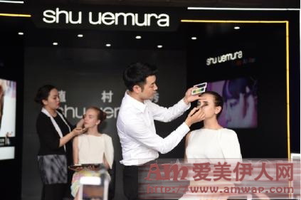 “眼”绎无色限 黄轩亮相植村秀武汉路演 分享色彩灵感