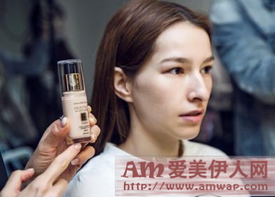 揭秘17春夏潮流，秀场妆容让你秒变时尚ICON！
