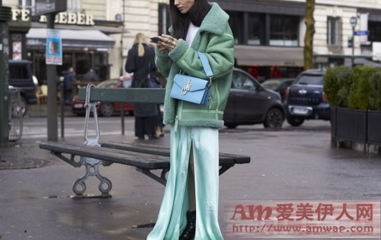 还在嘲笑全身一个色？会搭配就时尚爆炸