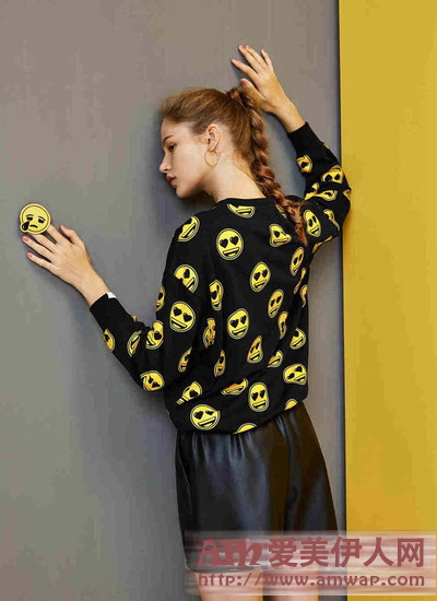 PEACEBIRD WOMEN×emoji，双十一趣味呈现“行走表情包”