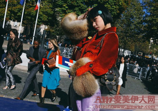 什么样的颜色才是秋冬驱寒色？