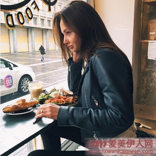 在家轻松练这7种动作，让你打造出完美的比基尼线条